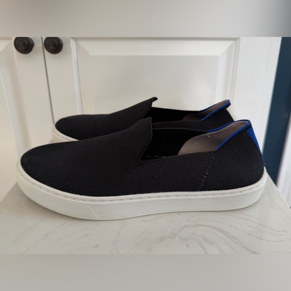 Rothy's The Original Slip On Sneaker in Black, Size 7 - Picture 5 of 16